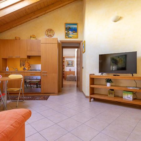 Apartment By The Ferry - Menaggio Luaran gambar