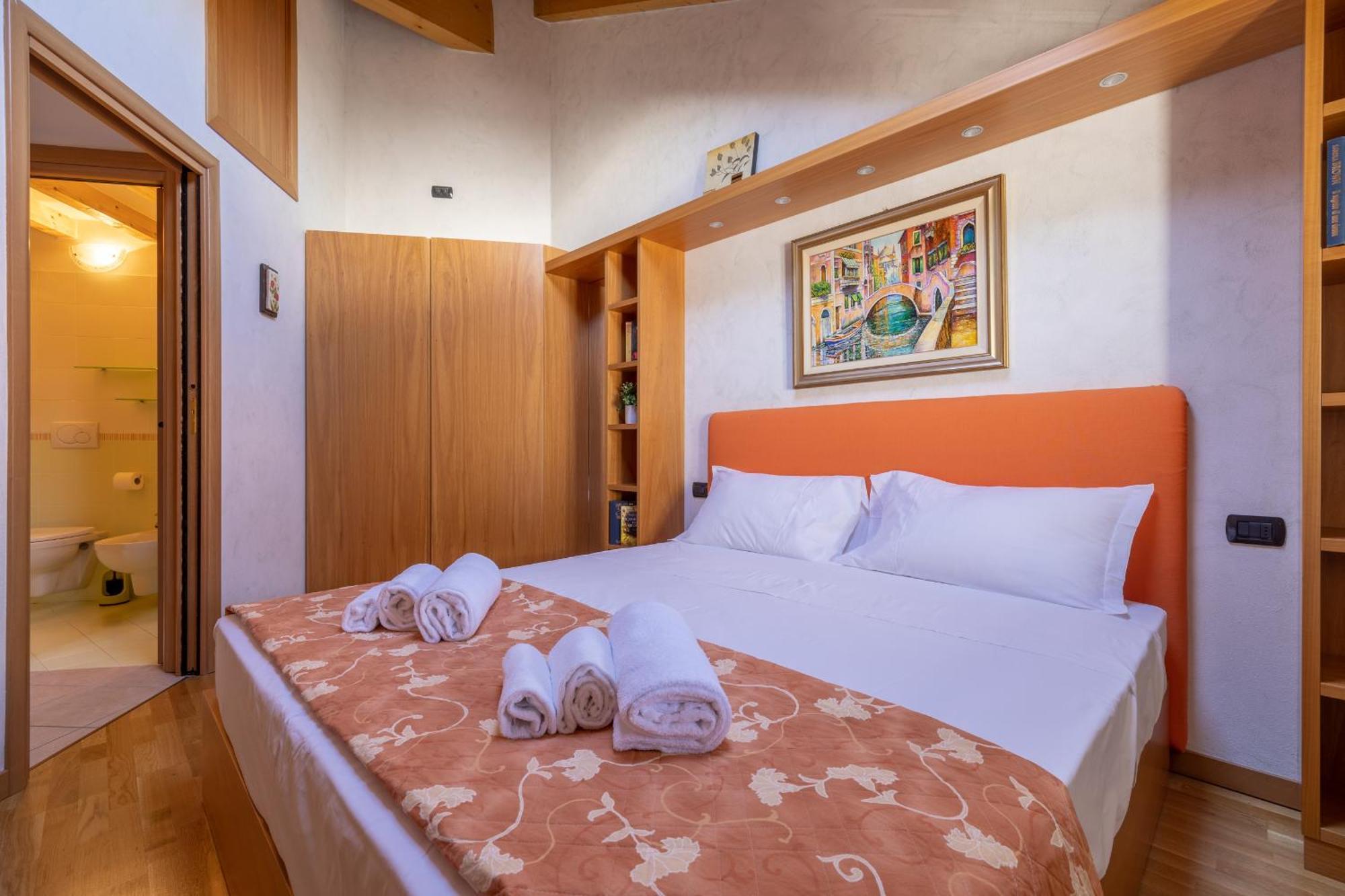 Apartment By The Ferry - Menaggio Luaran gambar