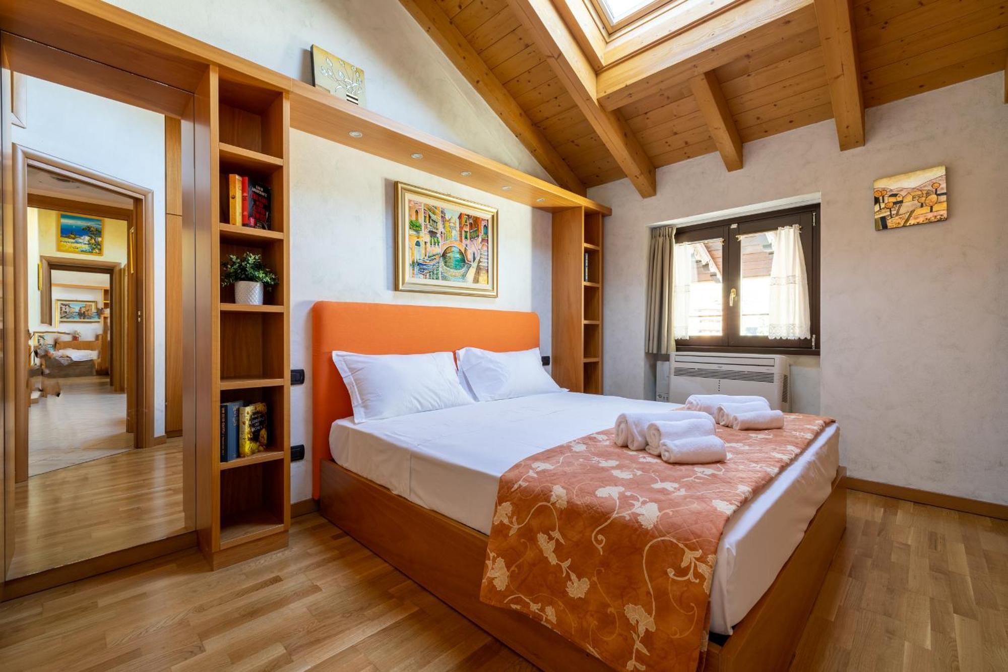 Apartment By The Ferry - Menaggio Luaran gambar